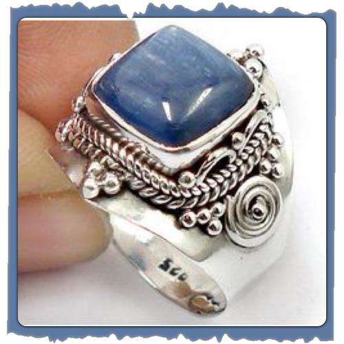 Gorgeous Solid Silver Kyanite Ring size7