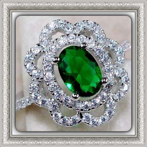 ***ELEGANT BEAUTY*** 2 CTS EMERALD QUARTZ, WHITE TOPAZ SOLID .925 STERLING SILVER SIZE 8