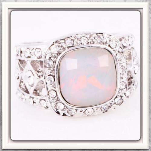 ***REALLY BEAUTIFUL SETTING***  WHITE FIRE OPAL, ZIRCON GEMSTONE 10KT WHITE GOLD  SIZE 10