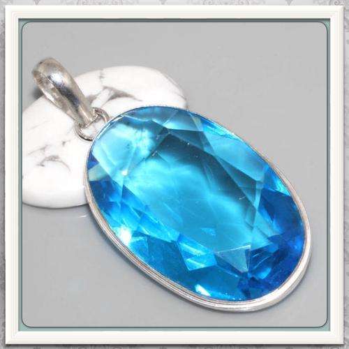 ***ABSOLUTELY STUNNING COLOUR*** BLUE QUARTZ OVAL GEMSTONE 925 SILVER PENDANT