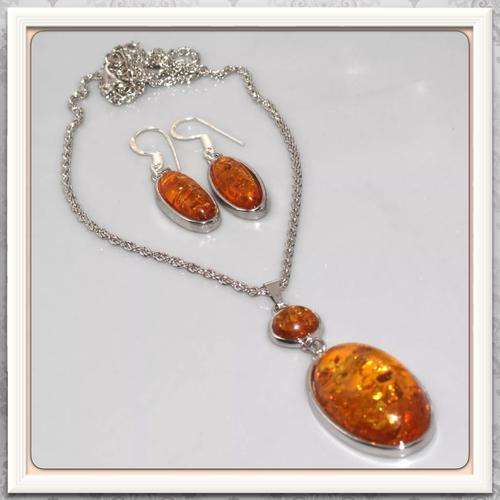 ***GORGEOUS FIND***PRESSED AMBER IN .925 SILVER NECKLACE & EARRINGS SET