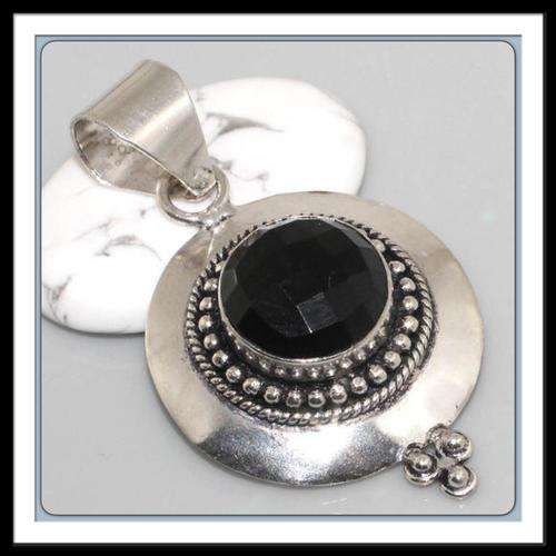 ***WONDERFUL FIND***FANCY BLACK ONYX GEMSTONE .925 SILVER PENDANT