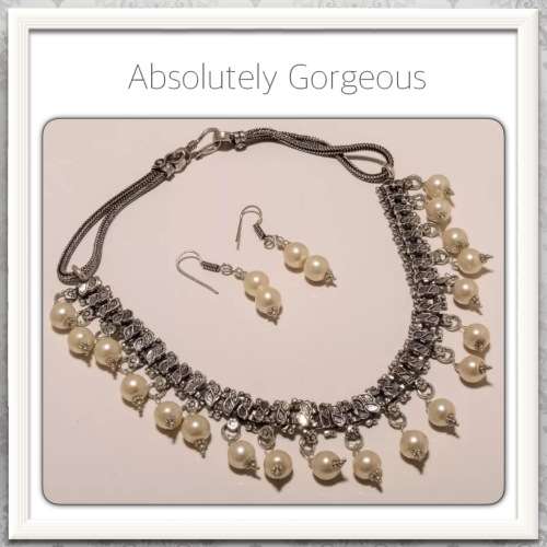 ***VERY PRETTY *** FASHION PEARL  .925 SILVER NECKLACE AND EARRINGS SET