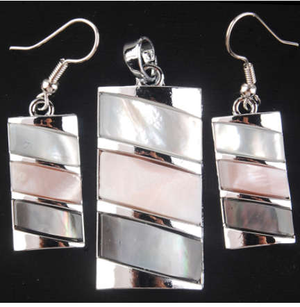 ***EYE CATCHING SET **PINK, GREY & CREAMY WHITE MOTHER OF PEARL SILVER E.P. PENDANT AND EARRINGS