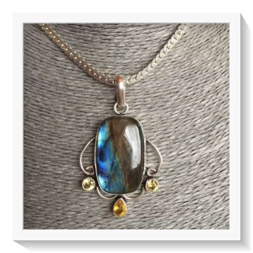 VICTORIAN SETTING NATURAL FIERY LABRADORITE , CITRINE GEMSTONE  .925 SILVER  PENDANT