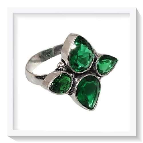 EYE CATCHING HANDMADE EMERALD GREEN QUARTZ .925 SILVER SIZE 8