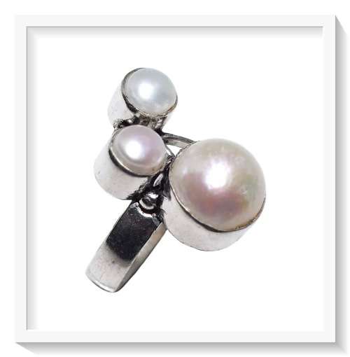 STYLISH WHITE PEARL .925 SILVER RING SIZE 8