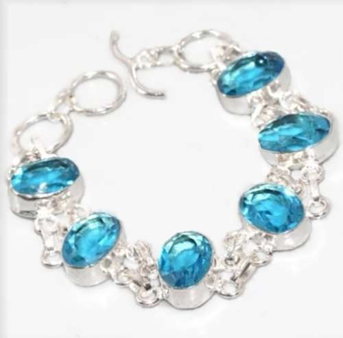 Striking Beauty Handmade Stunning Blue Topaz Gemstone.925 Silver Bracelet
