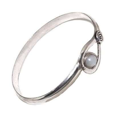 BREATHTAKING NATURAL RAINBOW MOONSTONE GEMSTONE  SILVER BANGLE