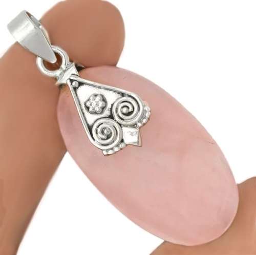 Beautiful Size Natural Rose Quartz Gemstone set in Solid. 925 Sterling Silver Pendant