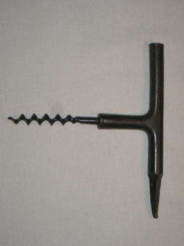 Corkscrew with icepick