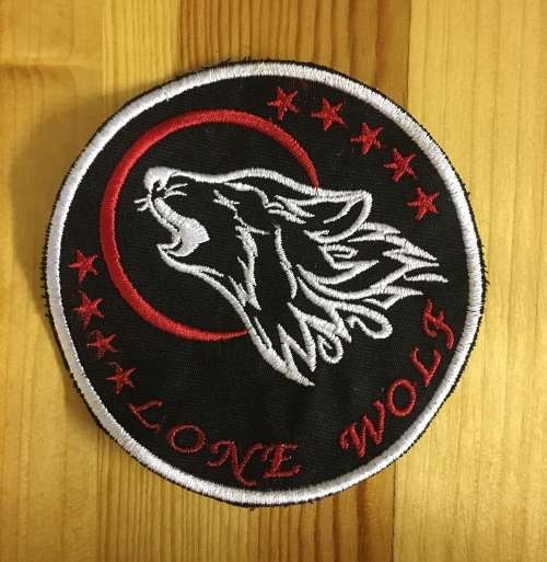 BDG551 Round lone wolf badge patch
