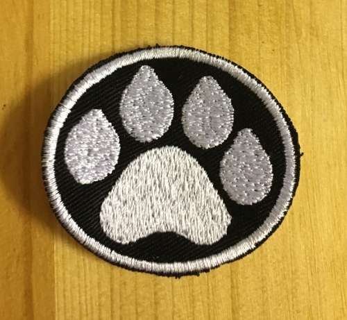 BDG569 Dog paw print badge patch
