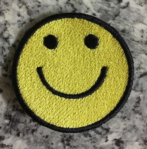 BDG367 Yellow Smiley face badge patch