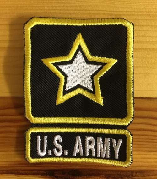 BDG738 Yellow and white US army patch badge on black