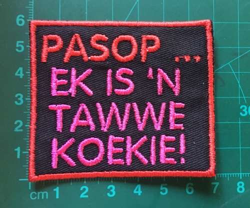 BDG222 Afrikaans 28 Tawwe koekie badge patch