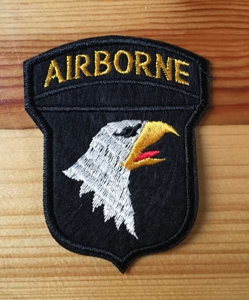 Arm10 Airborne eagle facing right badge patch on black