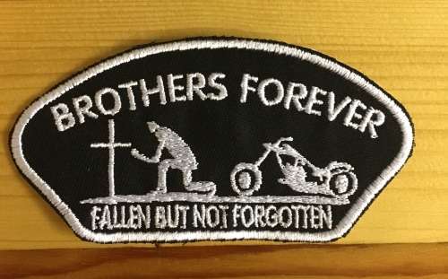 BDG714 Brothers forever badge patch