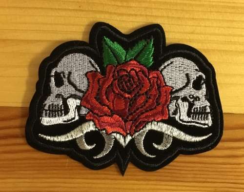 BDG893 Skulls with rose badge patch
