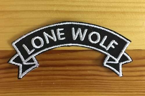 BDG990 Lone wolf ribbon badge patch 10.5cm x 4.5cm silver