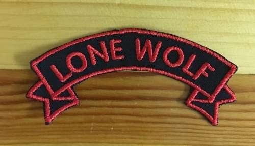 BDG990 Lone wolf ribbon badge patch 10.5cm x 4.5cm red