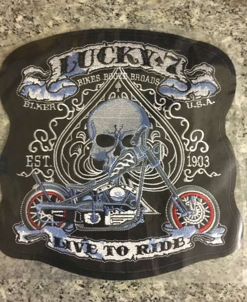 BDG1064 LARGE Lucky seven skull patch badge with blue finish
