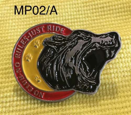 Wolf  metal pin badge screw backside - 3cm