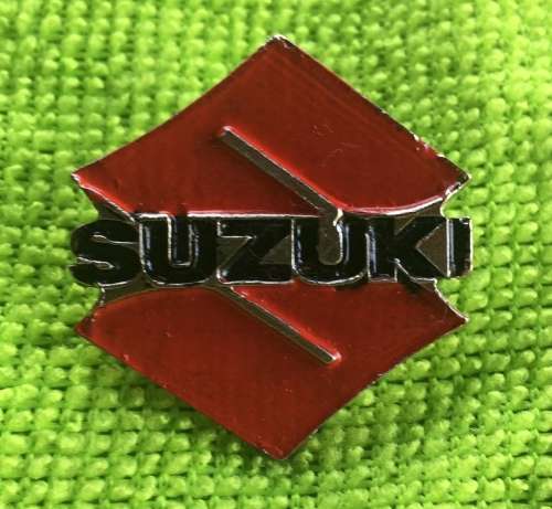 Suzuki metal pin badge screw backside - Medium 3cm x 3cm