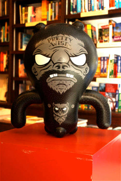 Zoo City Bares: Pretty Wise