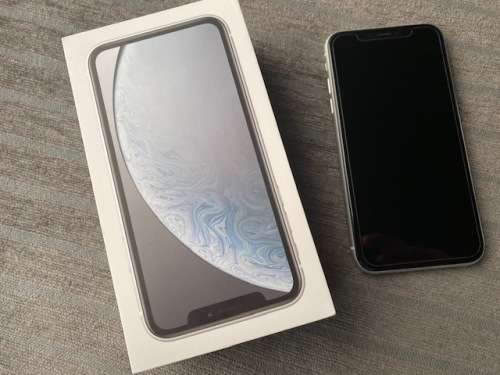 iPhone XR 64Gig White - No Power