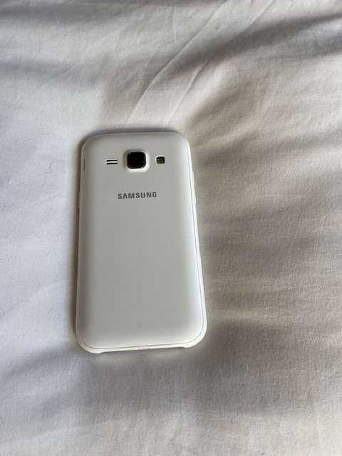 Samsung Galaxy J1 - WHITE