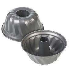 FLUTED ROUND NON-STICK RING CAKE PAN