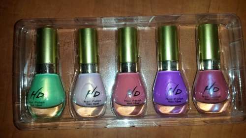 SET OF 5 HIGH FASHION NAIL POLISH