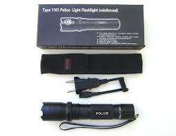 TACTICAL FLASHLIGHT WITH SELF DEFENSE SHOCKER - STUN GUN