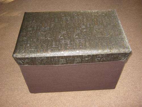 FANTASTIC FOLDING STORAGE / OTTOMAN