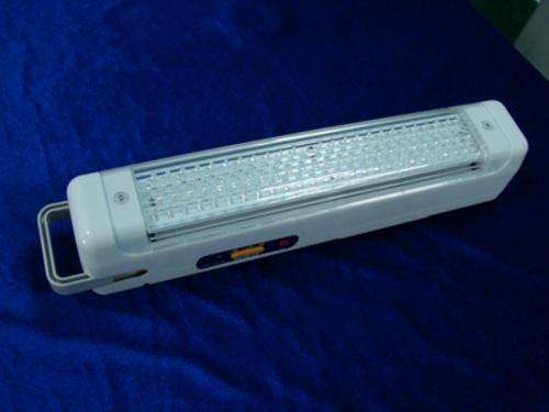 RECHARGEABLE LED EMERGENCY LIGHT WITH HANDLE