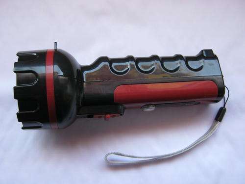 9 LED ENERGY SAVING DURABLE HIGHLIGHT/FOCUSING RECHARGEABLE FLASHLIGHT