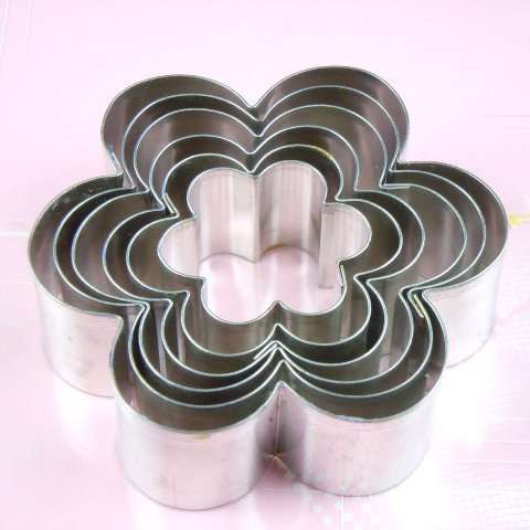 12 PIECE COOKIE CUTTER SET