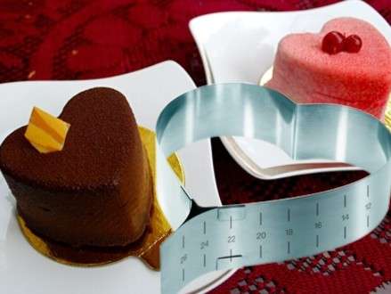 AJUSTABLE HEART SHAPED BAKING FORM