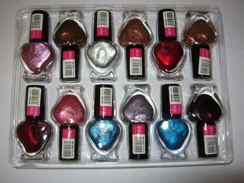 12 BOTTLES OF FASHION NAIL VARNISH