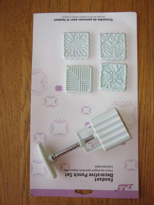 SQUARE DECORATIVE PUNCH SET