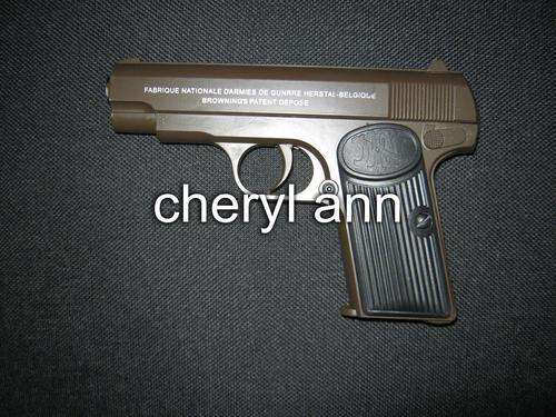 METAL AIR SOFT GUN K17D WITH A FEW PELLETS