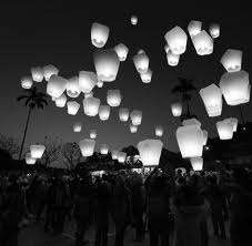 **** PACK OF 10 ***** WHITE SKY LANTERNS - PERFECT FOR WEDDINGS