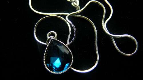 Breathtaking teal tear drop pendant