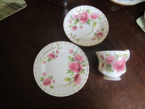 ROYAL ALBERT FLOWER OF THE MONTH NOVEMBER TRIO, TEA CUP AND SAUCER