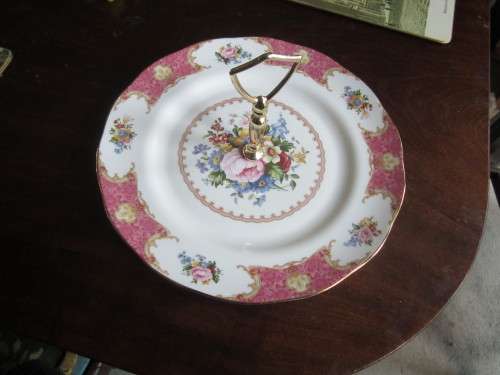 ROYAL ALBERT LADY CARLYLE CAKE STAND (ONE TIER)