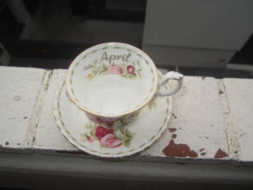 ROYAL ALBERT FLOWER OF THE MONTH APRIL CUP & SAUCER