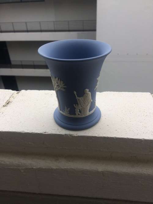 WEDGWOOD JASPERWARE BLUE VASE IN EXCELLENT CONDITION