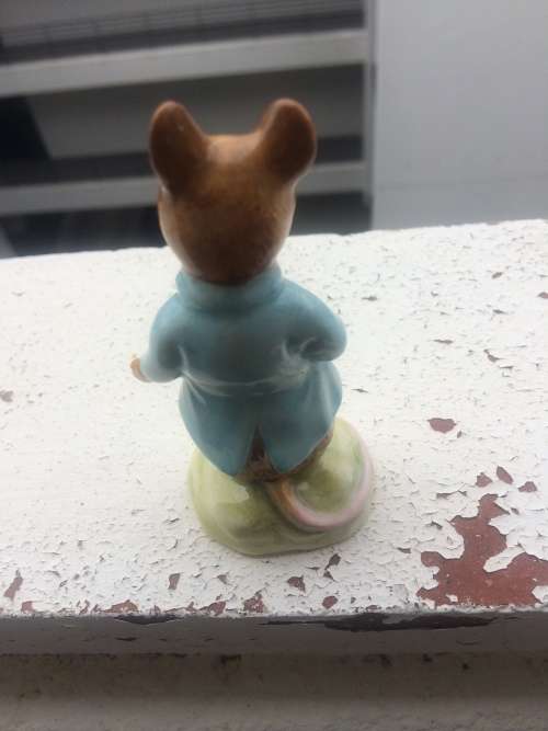 BESWICK BEATRIX POTTER FIGURINE - JOHNNY TOWNMOUSE  IN EXCELLENT CONDITION  BROWN BACKSTAMP