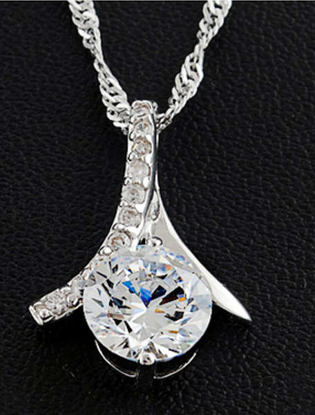 STERLING SILVER 925 FILLED LADIES SOLITAIRE PENDANT AND CHAIN WITH SIMULATED DIAMONDS